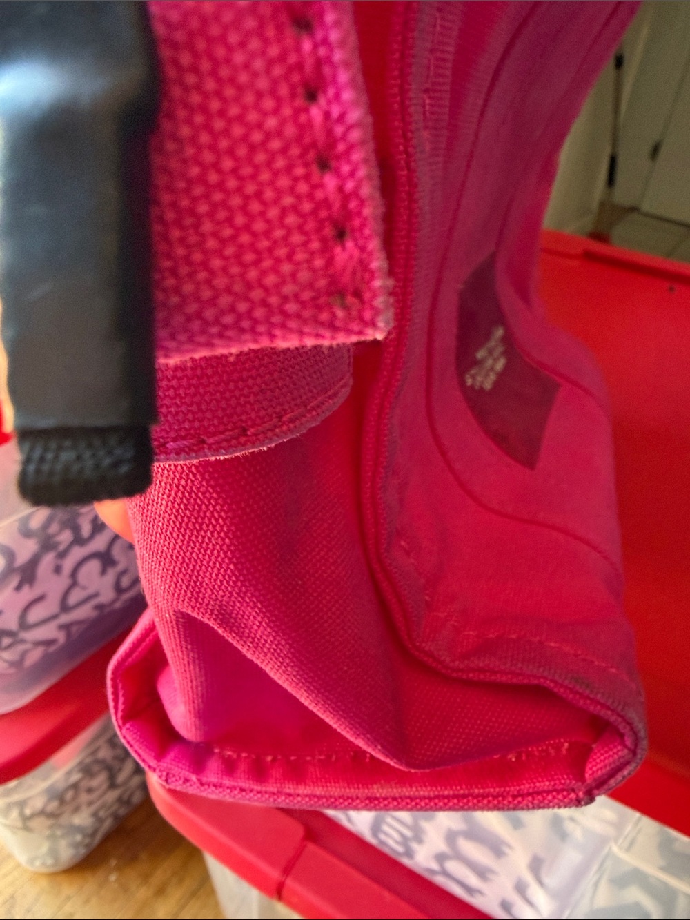 Marc Jacobs Hot Pink canvas tote used - Picture 5 of 6